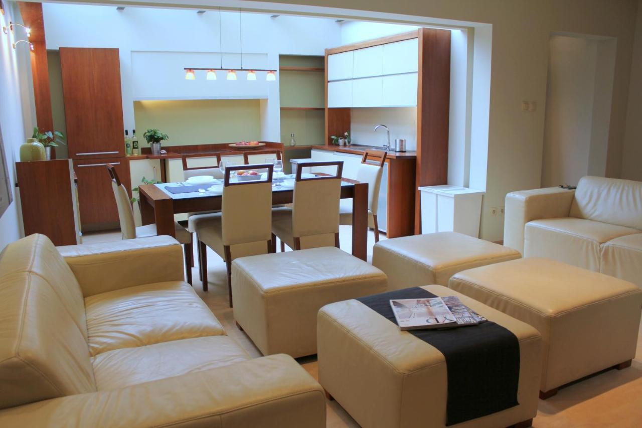 Apartment With Garden In City Center Красков Екстериор снимка